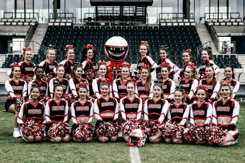 red-poison-cheerleaders